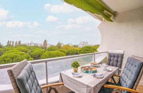 La Petite Motte Apartamento | Apartment Fleurie I by Interhome