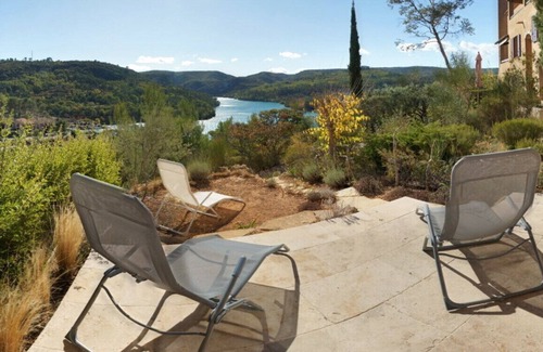 Esparron-de-Verdon Apartamento | Esparron de Verdon nuevo apartamento para 6 personas. con hermosas vistas del lago