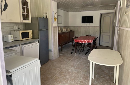 Esparron-de-Verdon Apartamento | Apartamento para 5 pers, acceso privado al lago, piscina