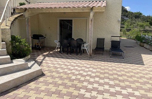 Esparron-de-Verdon Apartamento | Apartamento para 5 pers, acceso privado al lago, piscina