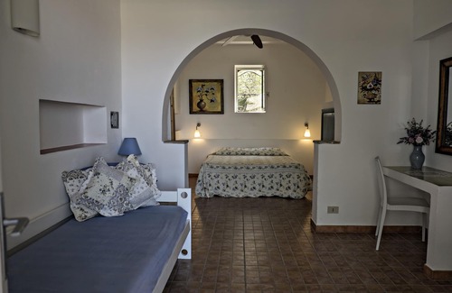 Mazzaro Complejo | Apartamento para 2-3 personas en el jardín con piscina, wifi y parking.