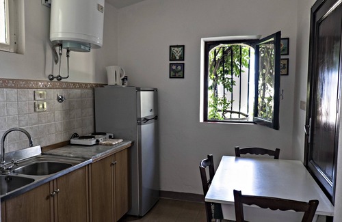 Mazzaro Complejo | Apartamento para 2-3 personas en el jardín con piscina, wifi y parking.