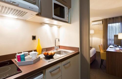 Ferney-Voltaire Apartamento | Apartment for 2 people with pool view