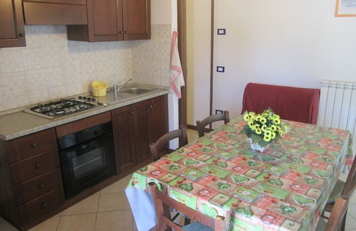 Massignano Apartamento | Apartamento para 4 personas, a 4 km del mar, ideal para parejas y familias n. 2