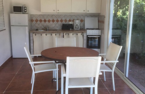 Favone Apartamento | Faounzina, 4 personas en la planta baja, línea de acceso directo a la playa