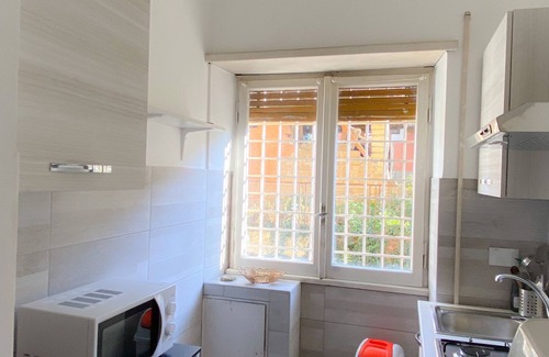 Quartiere XXII Collatino Apartamento | Apartment for 4 in via Tiburtina, Wi-Fi, A / C
