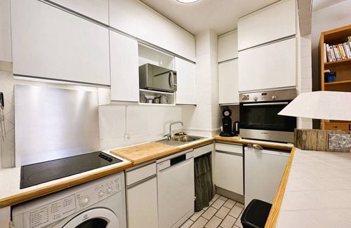 Toulon - Hyeres Apartamento | Apartment for 4 people facing the harbor in Hyères