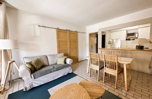 Toulon - Hyeres Apartamento | Apartment for 4 people facing the harbor in Hyères
