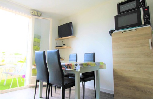 Port Cogolin Apartamento | Apartment for 4 people with a pool and views of La Giscle, located in Port Cogolin