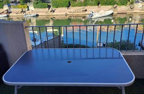 Port Cogolin Apartamento | Apartment for 4 people with a pool and views of La Giscle, located in Port Cogolin