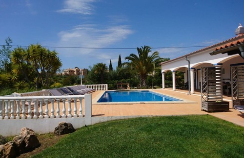 Funchal Apartamento | Apartamento para 4 personas en una parcela grande con piscina privada.