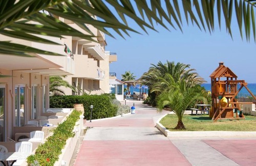 Adelianos Kampos Apartamento | Apartment for 4 Persons, Swimming Pool, Near the Beach