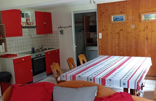 Flumet Apartamento | Apartment for 8/10 people facing the slope
