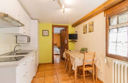 Senegue Casa | Apartamento para Parejas en los Pirineos - Jardín y Parking