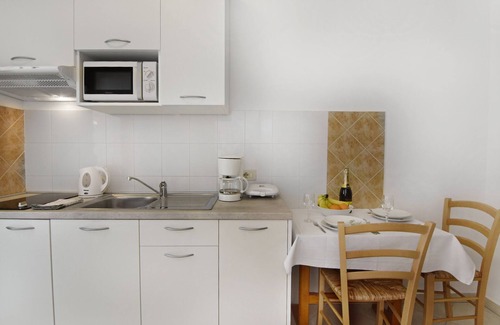 Valica Apartamento | Apartment for couples in the house with pool Valica