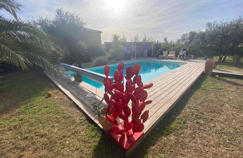 La Garde-Freinet Apartamento | Apartment for 4 people with garden and pool, located in the heart of the Massif des Maures