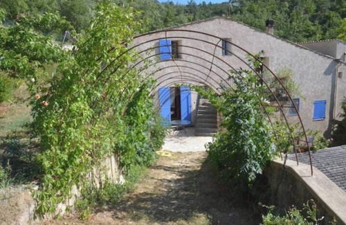 Allemagne-en-Provence Apartamento | Apartamento 'Bastide La Fondue' con terraza compartida y jardín