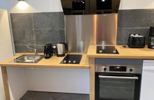 Charleville-Mezieres Apartamento | Apartment 'A L'Aube D'Arthur' with Wi-Fi and Air Conditioning