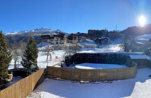Montchavin Apartamento | Apartamento 'Les Dolomites' con vistas a la montaña, terraza privada y Wi-Fi