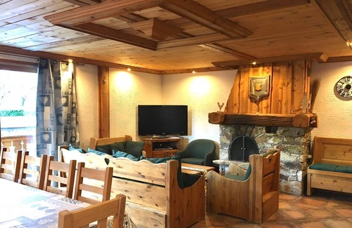 Montchavin Apartamento | Apartamento 'Les Dolomites' con vistas a la montaña, terraza privada y Wi-Fi