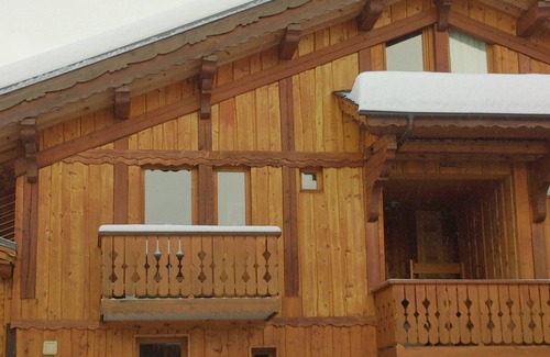 Montchavin Apartamento | Apartamento 'Le Tyrol' con vistas a la montaña, jardín compartido y balcón