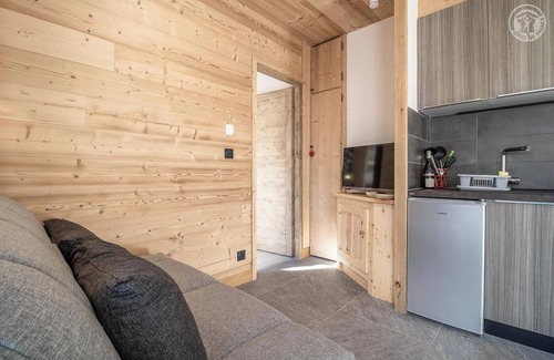 Montchavin Apartamento | Apartamento 'L'epilobe' con vistas a la montaña, jardín compartido y Wi-Fi