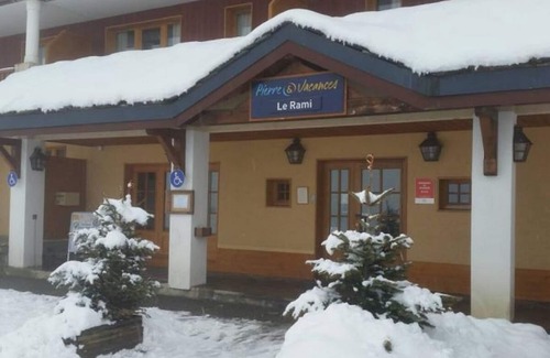 Bellentre Apartamento | Apartment at the foot of the slopes in a typical village of our mountains