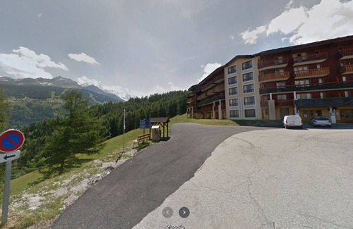 Bellentre Apartamento | Apartment at the foot of the slopes in a typical village of our mountains