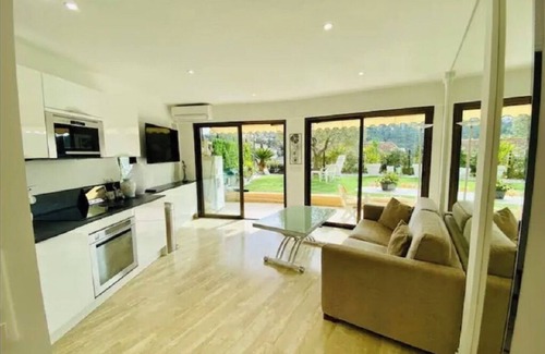 La Napoule Apartamento | Apartment with large terrace and garden 300M from the beach