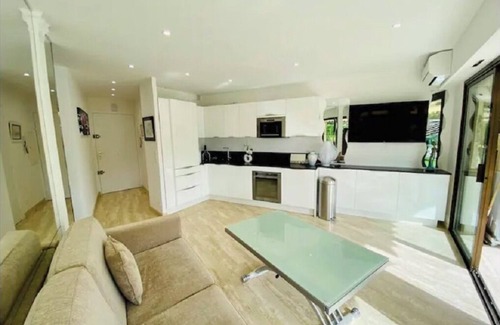 La Napoule Apartamento | Apartment with large terrace and garden 300M from the beach