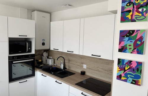 Saint-Hilaire-de-Riez Apartamento | Apartment with sea view, beach access and natural swimming pool nearby
