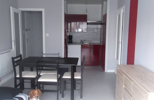 Vendee Apartamento | Apartment with side sea view