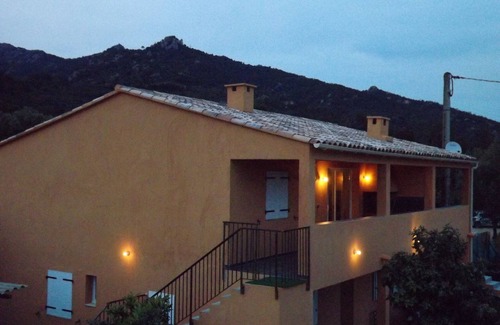 San-Gavino-di-Carbini Apartamento | Apartment 15 minutes from the beaches and porto-vecchio
