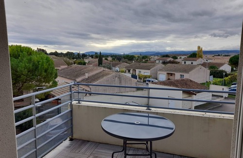 Villemoustaussou Apartamento | Apartment