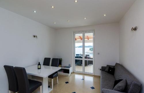 Stikovica Apartamento | Apartment Franceska -Two-Bedroom Apartment with Terrace and Sea View