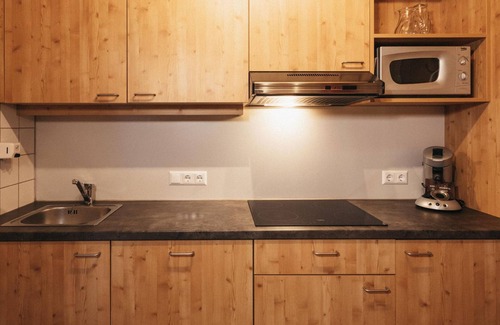Villach Apartamento | Apartment Freisamkeit - Naturel Hoteldorf SEELEITN