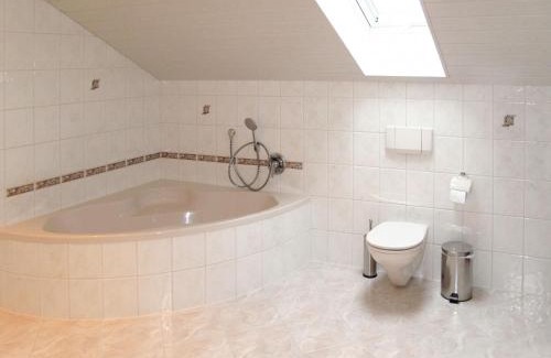 March Apartamento | Apartment Freisinger-2 by Interhome
