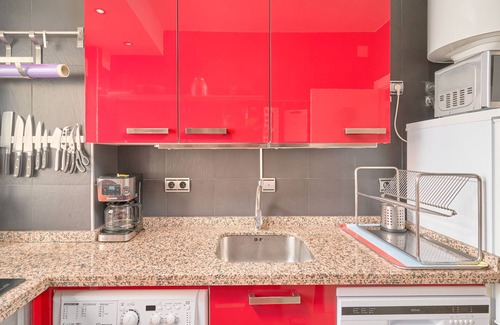 Torrenueva Apartamento | Apartment 'Frente Al Mar Y A Pie De Playa' with Balcony, Wi-Fi and Air Conditioning