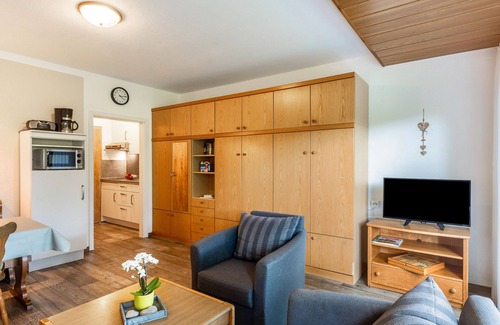 Oberhenneborn Apartamento | Apartamento 'Fuchsbau, 30qm' con vistas a la montaña, terraza privada y Wi-Fi