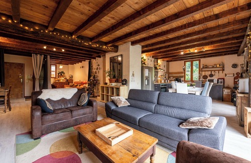 Giez Apartamento | Apartamento 'Gîte Chapô Julô - L'horizon' con vistas a la montaña, terraza privada y Wi-Fi
