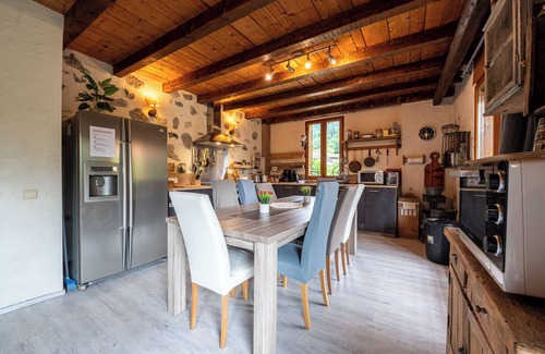 Giez Apartamento | Apartamento 'Gîte Chapô Julô - L'horizon' con vistas a la montaña, terraza privada y Wi-Fi