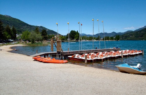 Calceranica al Lago Apartamento | Apartamento 'Garden Alle Barche - Cinzia 5' con vistas al lago, jardín compartido y Wi-Fi