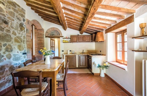 Castiglione d'Orcia Apartamento | Apartamento "Gemma Bianca-Tavoleto" con vistas a la montaña, jardín y Wi-Fi