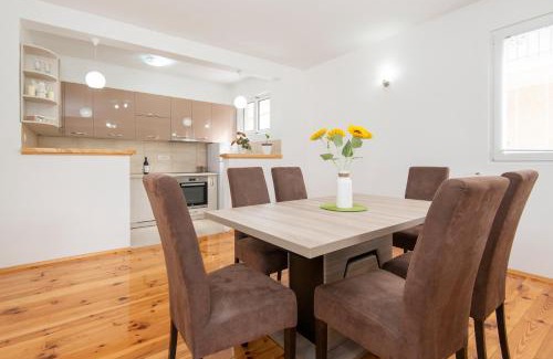 Skaljari Apartamento | Apartment Galiot