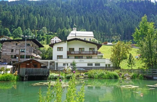 See Apartamento | Apartamento Gams by Interhome