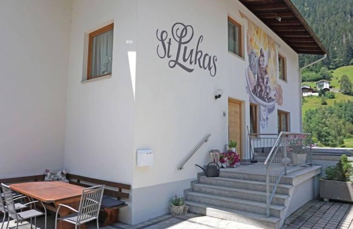 See Apartamento | Apartamento Gams by Interhome