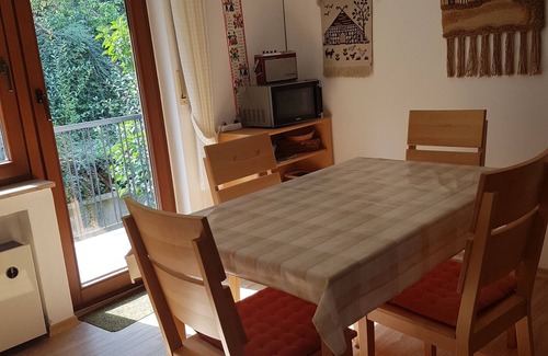 Oberwesel Apartamento | Apartamento 'Gästehaus Karbach' con vistas a la montaña, terraza privada y Wi-Fi