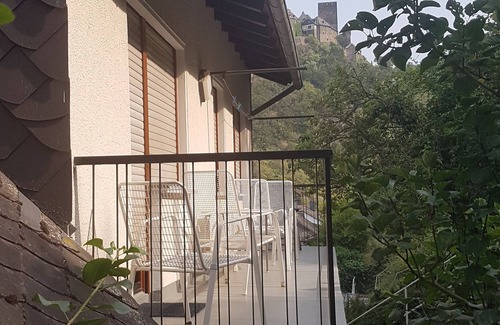 Oberwesel Apartamento | Apartamento 'Gästehaus Karbach' con vistas a la montaña, terraza privada y Wi-Fi