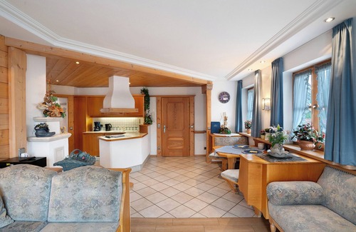 Mittenwald Apartamento | Apartamento 'Gebirgsveilchen Nr 7' con vistas a la montaña, jardín compartido y Wi-Fi