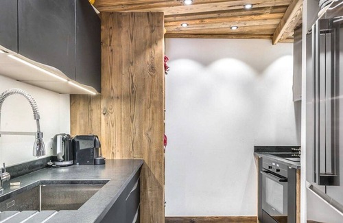 Val-d'Isere Villa | Apartment Geneve - Four Bedroom Villa, Sleeps 10